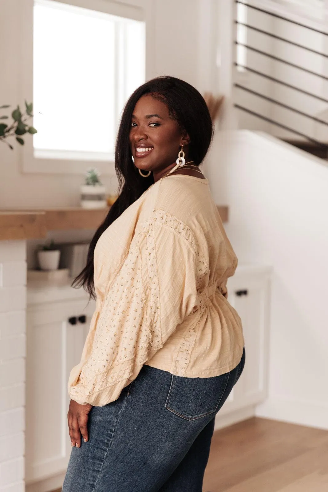 Hazel Blues® | Streets of Prague Top In Peach