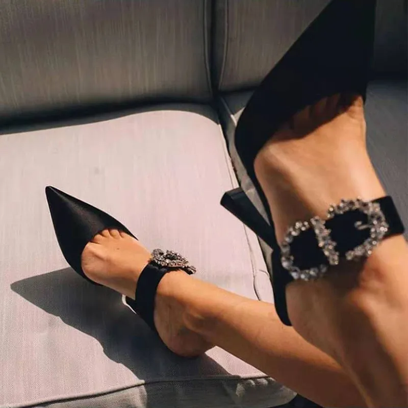 High-Heeled Slippers