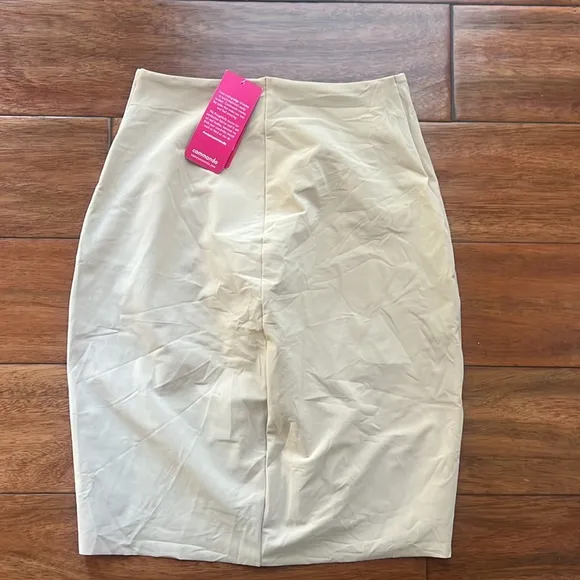 NWT Commando Nude/Beige Control Compression Skirt. Size Small