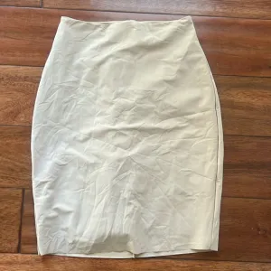 NWT Commando Nude/Beige Control Compression Skirt. Size Small