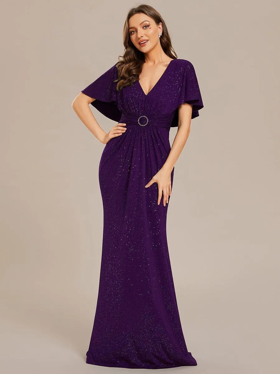 Robe de soirée moulante à col en V et manches chauve-souris plissées scintillantes