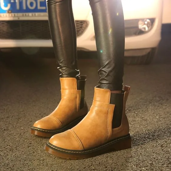 Trendy British Flat Booties