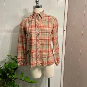 Vintage 70s / 80s College Town Plaid Blouse // Sz Small Medium (HT23122)