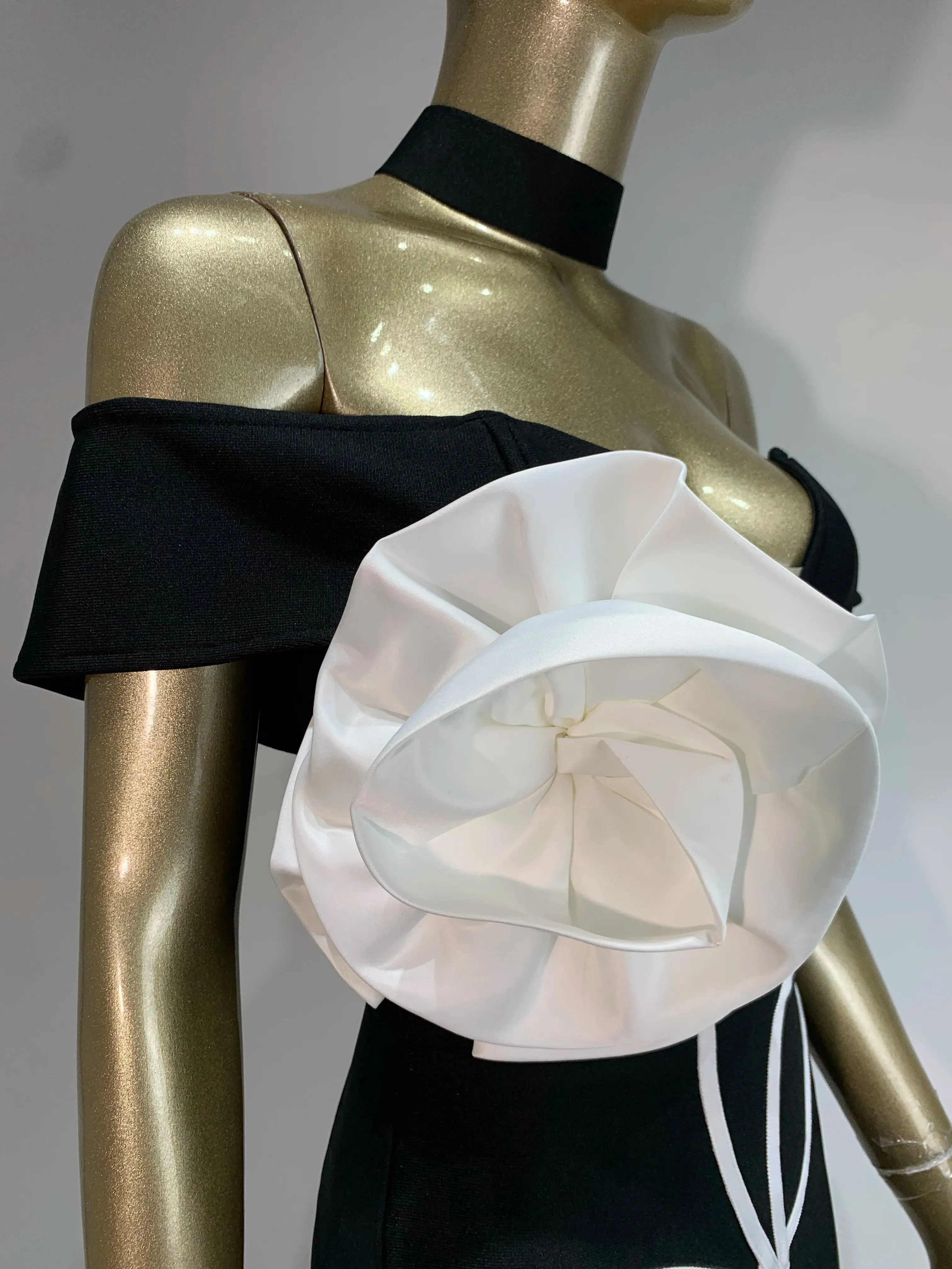 White Flower Black Mini Bodycon Bandage Dress