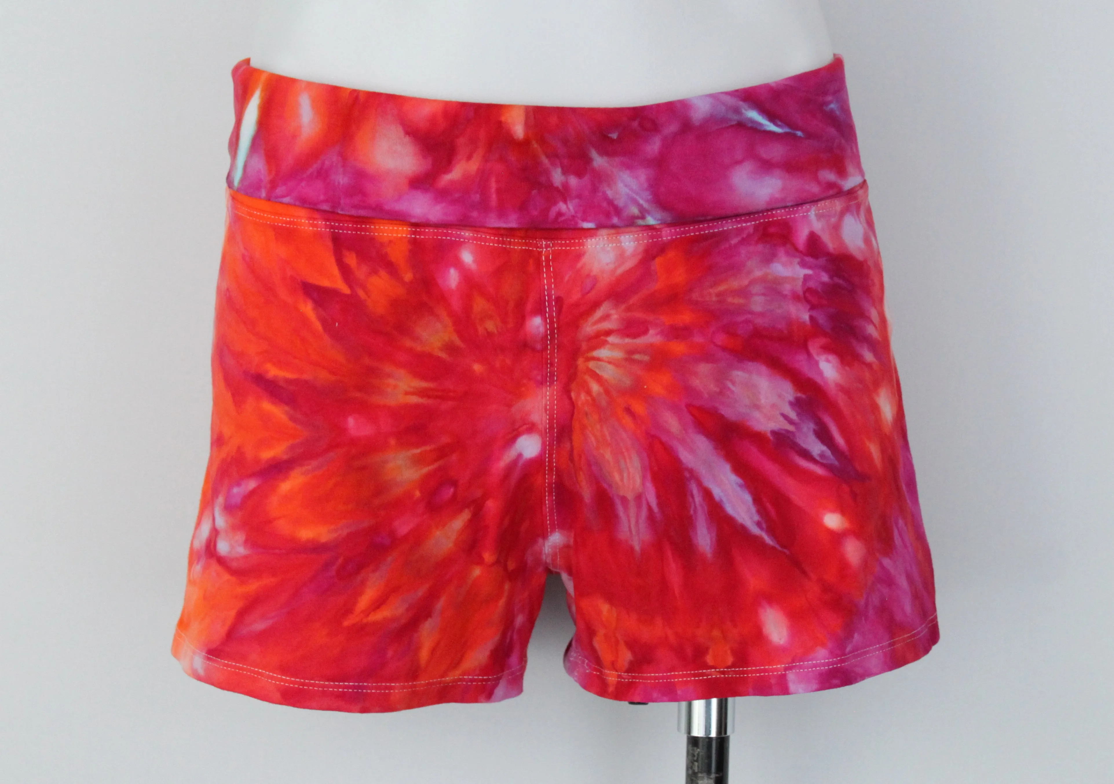 Yoga shorts size X Large - Sailor's Delight spiral